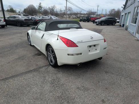 Used 2007 Nissan 350Z Touring RWD image 8