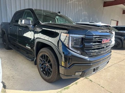 Used 2024 GMC Sierra 1500 Elevation w/ Elevation Premium Package AWD/4WD image 10