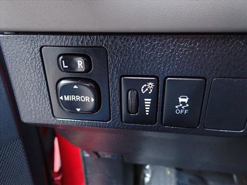 Used 2015 Toyota RAV4 LE image 13