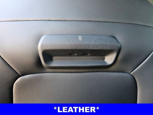 New 2025 Ford Expedition Platinum w/ Stealth Performance Package image 18