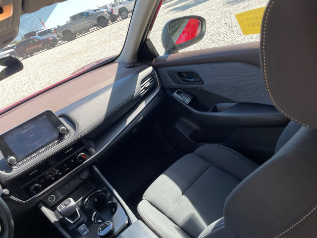 Used 2023 Nissan Rogue S AWD/4WD image 21