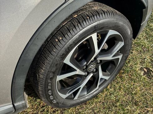 Used 2018 Toyota C-HR image 33