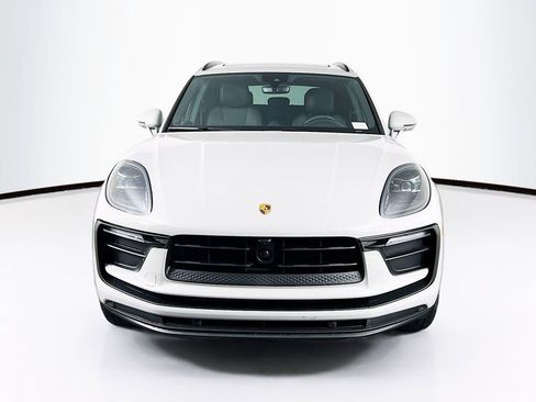 New 2026 Porsche Macan image 6