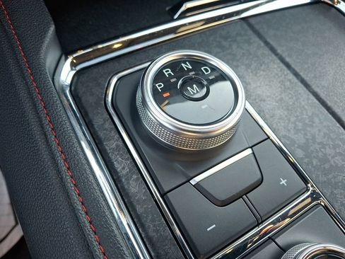 Used 2022 Ford Expedition Limited image 15