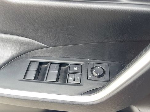 Used 2025 Toyota RAV4 LE AWD/4WD image 27