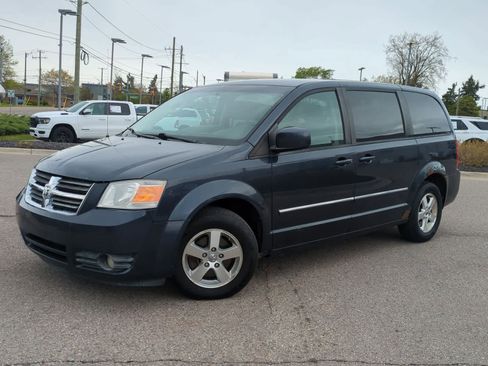 Used 2008 Dodge Grand Caravan SXT FWD image 1