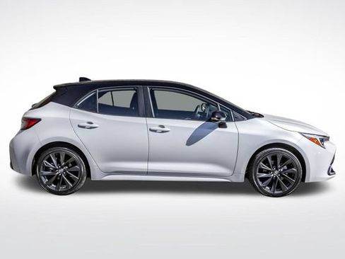 Used 2025 Toyota Corolla XSE FWD image 5