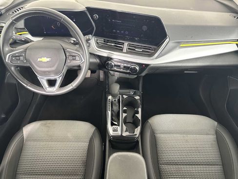 Used 2024 Chevrolet Trax LT w/ Driver Confidence Package FWD image 14
