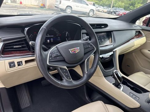 Used 2018 Cadillac XT5 Luxury w/ Driver Awareness Package AWD/4WD image 32