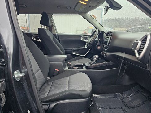 Used 2023 Kia Soul LX w/ Option Group 015 image 10