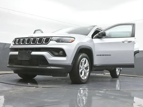 Used 2024 Jeep Compass Latitude AWD/4WD image 51