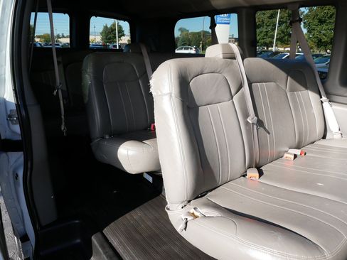 Used 2019 GMC Savana 3500 LS w/ Cold Climate Package image 28