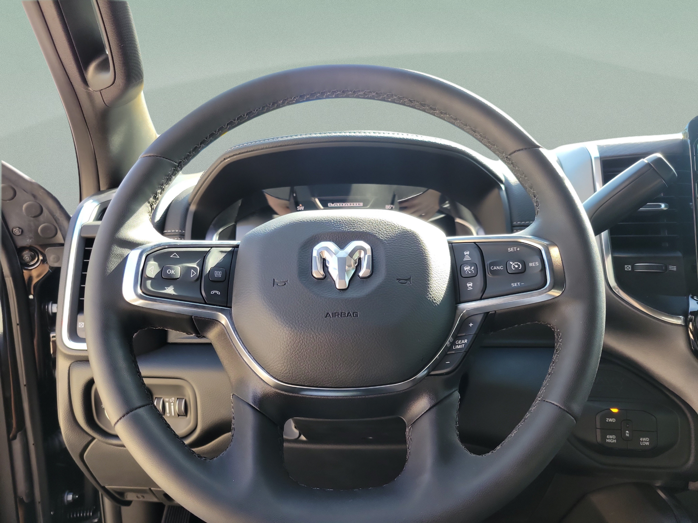 Used 2025 RAM 2500 Laramie AWD/4WD image 16