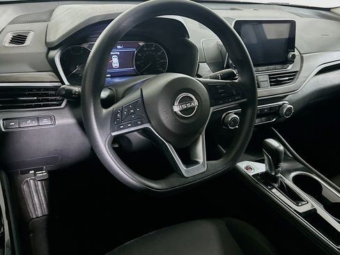 Used 2023 Nissan Altima 2.5 SV image 18