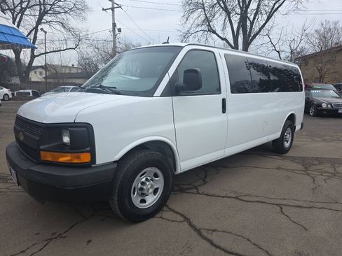 Used 2014 Chevrolet Express 3500 LS RWD image 2