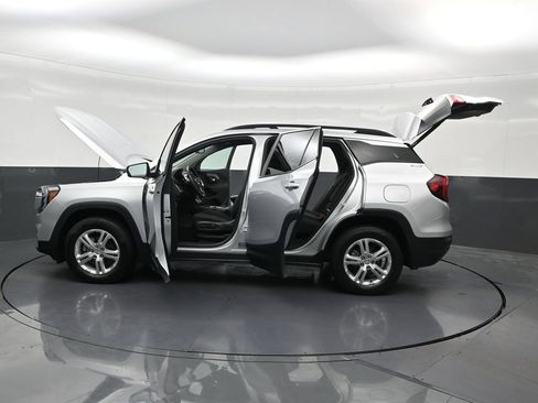 Used 2022 GMC Terrain SLE w/ Driver Convenience Package AWD/4WD image 33