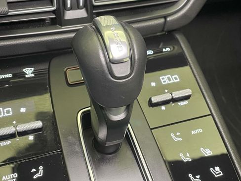 Certified 2025 Porsche Macan image 35