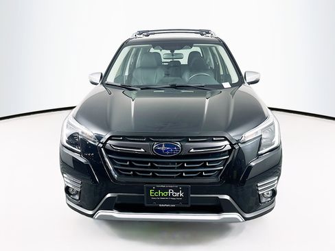 Used 2023 Subaru Forester Touring image 2