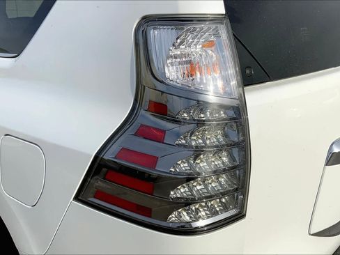 Used 2021 Lexus GX 460 Premium image 28