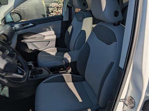 Certified 2023 Volkswagen Taos SE image 25