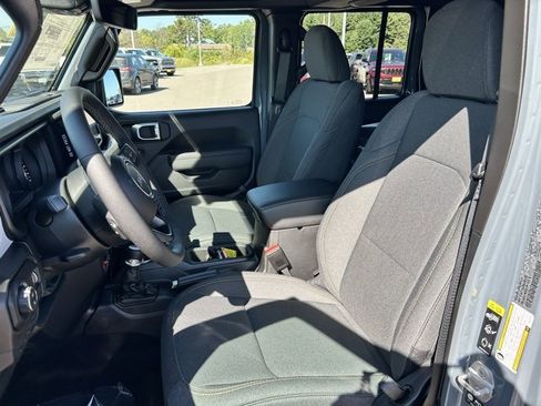 New 2025 Jeep Gladiator Willys image 9