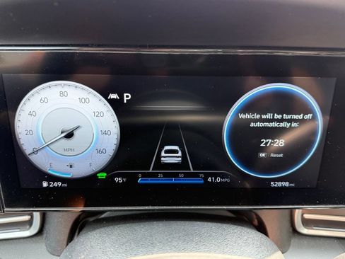 Used 2022 Hyundai Elantra Limited FWD image 19