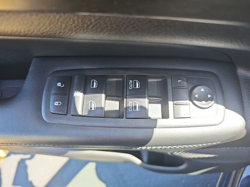 Certified 2018 Jeep Grand Cherokee Altitude AWD/4WD image 27