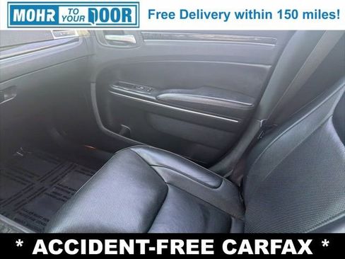 Used 2017 Chrysler 300 C RWD image 25