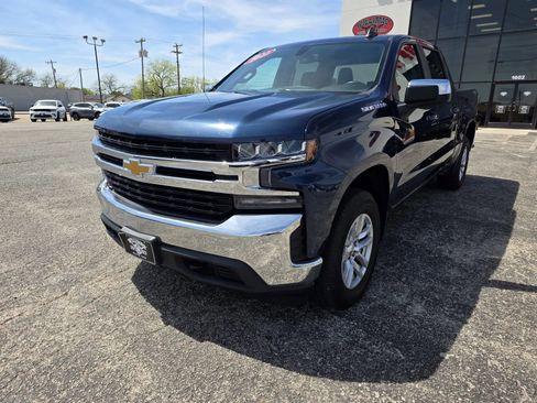 Used 2022 Chevrolet Silverado 1500 LT image 3