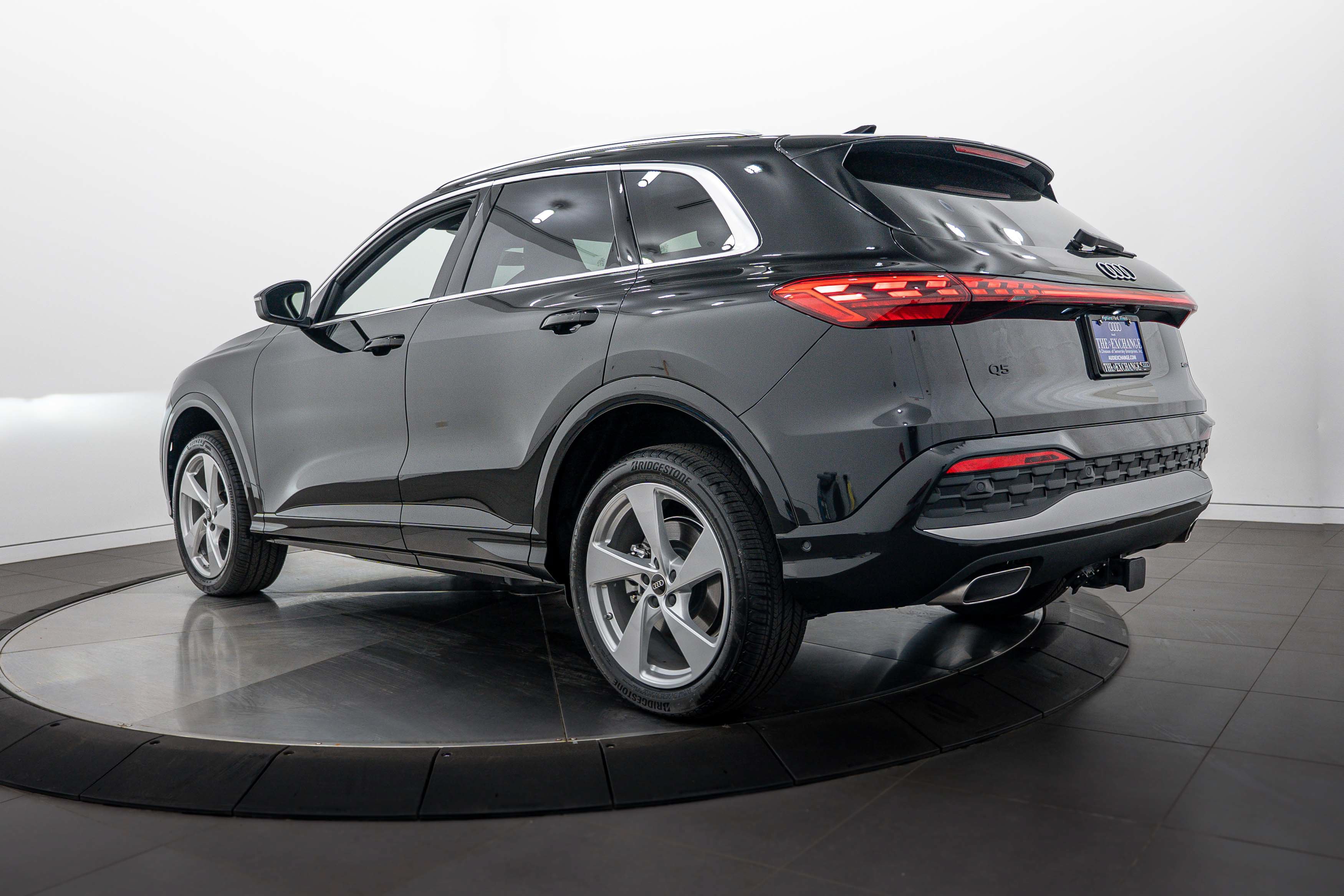 Used 2025 Audi Q5 Premium AWD/4WD image 5