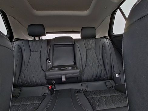 Used 2021 Buick Envision Avenir w/ Technology Package II image 28