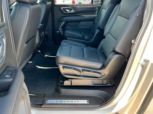Used 2021 Chevrolet Suburban Z71 w/ Luxury Package AWD/4WD image 21