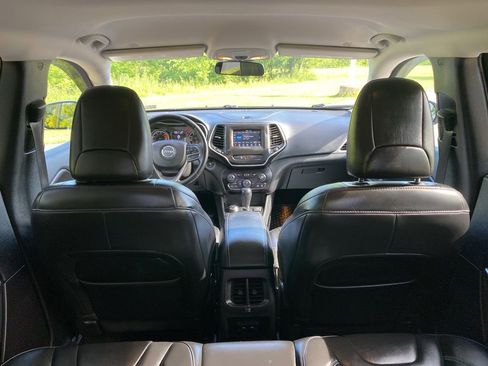 Used 2020 Jeep Cherokee Latitude Plus w/ Cold Weather Group AWD/4WD image 20