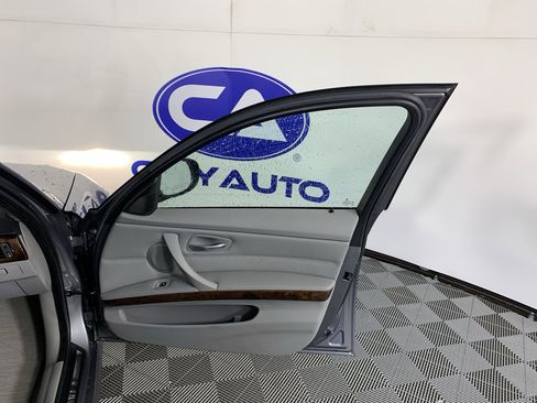 Used 2009 BMW 328i xDrive Sedan AWD/4WD image 39