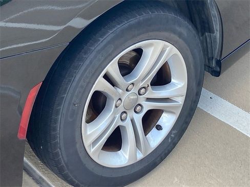 Used 2019 Dodge Charger SXT image 9