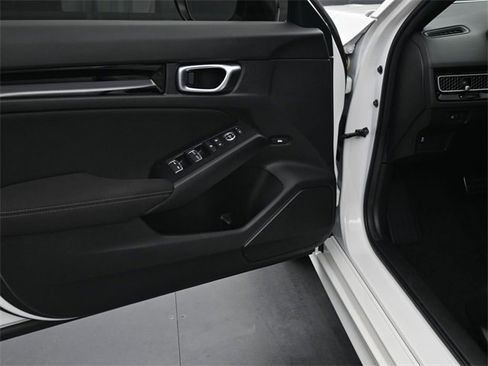 Certified 2025 Honda Civic FWD Hybrid Sedan image 17