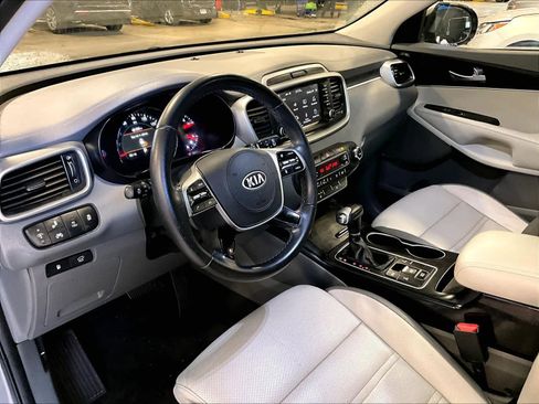 Used 2019 Kia Sorento SX image 8