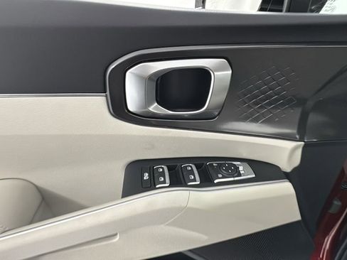Used 2025 Kia Sorento S image 20