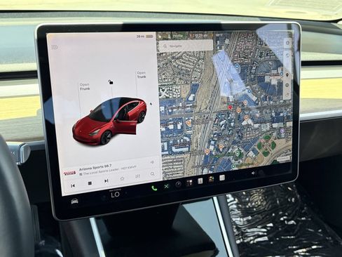 Used 2018 Tesla Model 3 Long Range RWD image 26