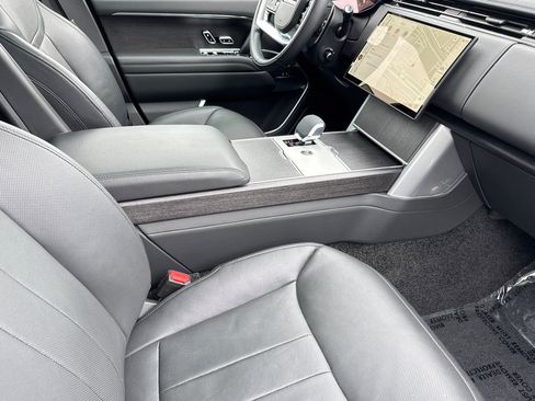 Certified 2024 Land Rover Range Rover SE AWD/4WD image 17