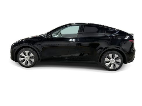 Certified 2023 Tesla Model Y Long Range AWD/4WD image 3