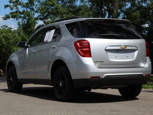 Used 2017 Chevrolet Equinox LT w/ Convenience Package FWD image 5