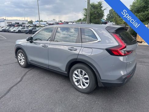 Used 2023 Honda CR-V LX image 4