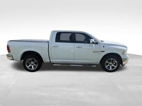 Used 2017 RAM 1500 Laramie w/ Convenience Group AWD/4WD image 4