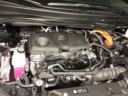 Used 2025 Toyota Sienna XLE Woodland Edition image 24