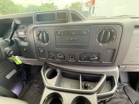Used 2017 Ford E-450 and Econoline 450 Super Duty w/ Power Windows & Locks Group image 14