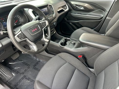 Used 2024 GMC Terrain SLE image 9