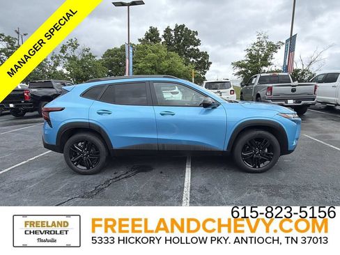 Used 2026 Chevrolet Trax ACTIV FWD image 2