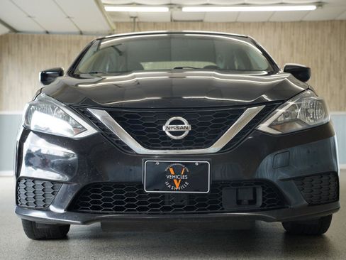 Used 2019 Nissan Sentra SV FWD image 3