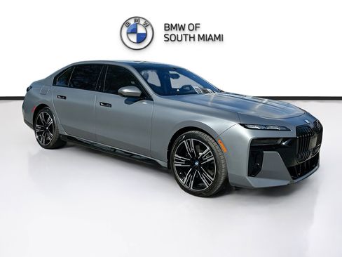 Certified 2023 BMW 760i xDrive image 1